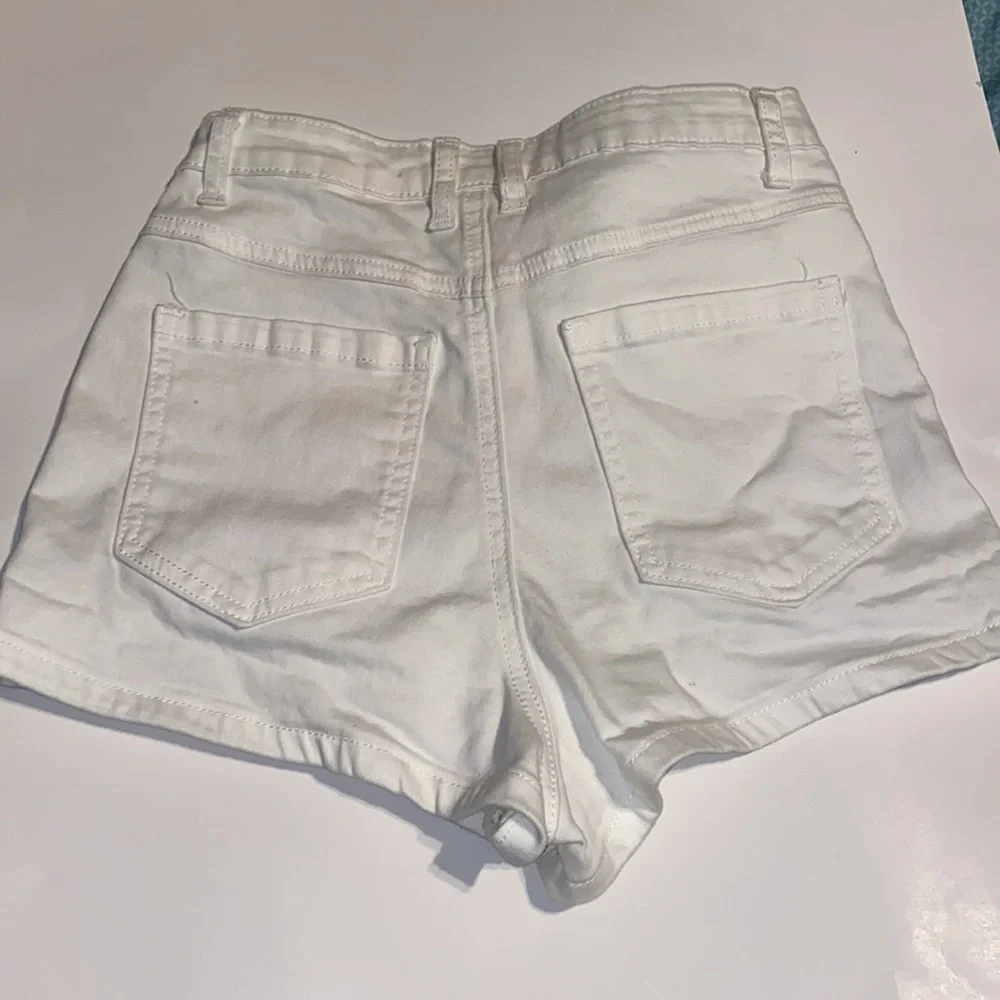 Fashion Nova high rise shorts - Picture 5 of 8